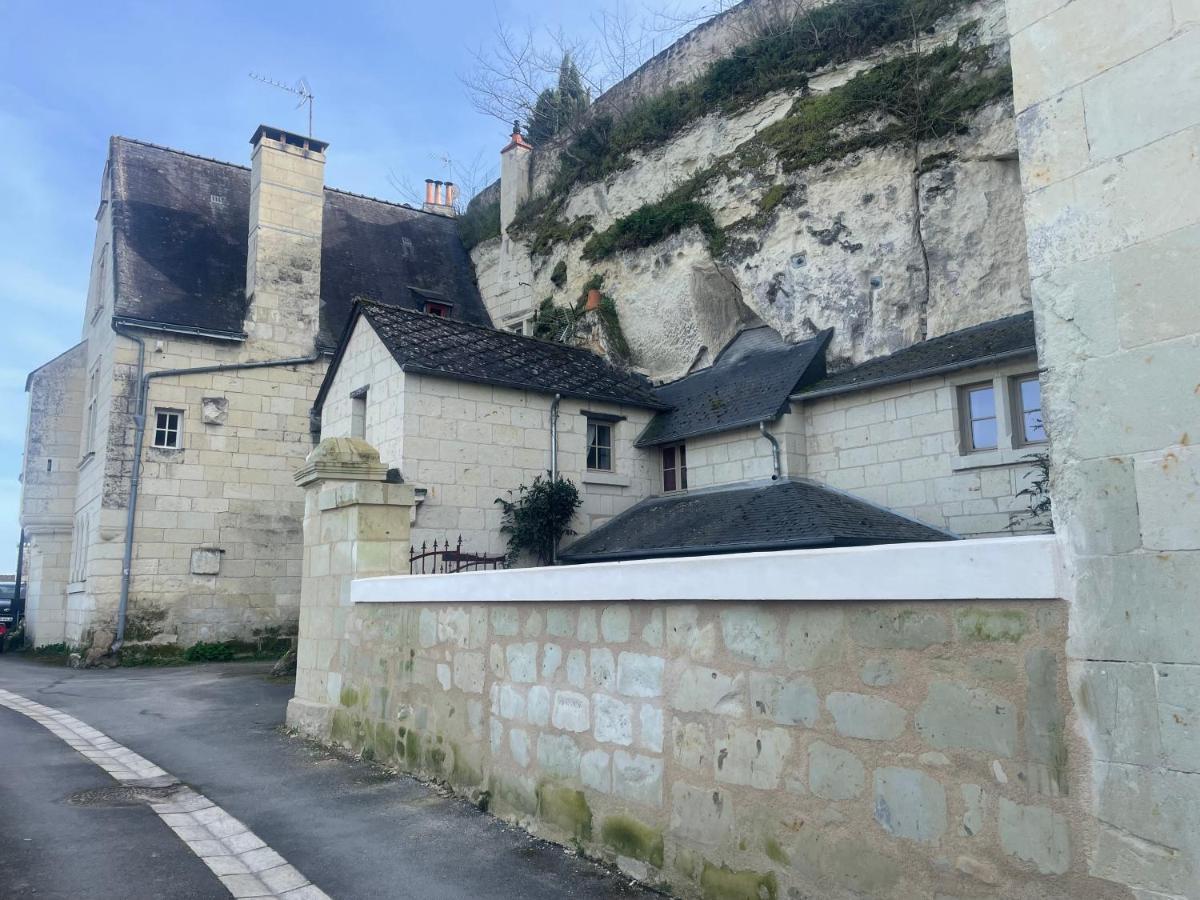 L'Escale Troglo Au Bord De La Loire Villa Souzay-Champigny Exterior photo