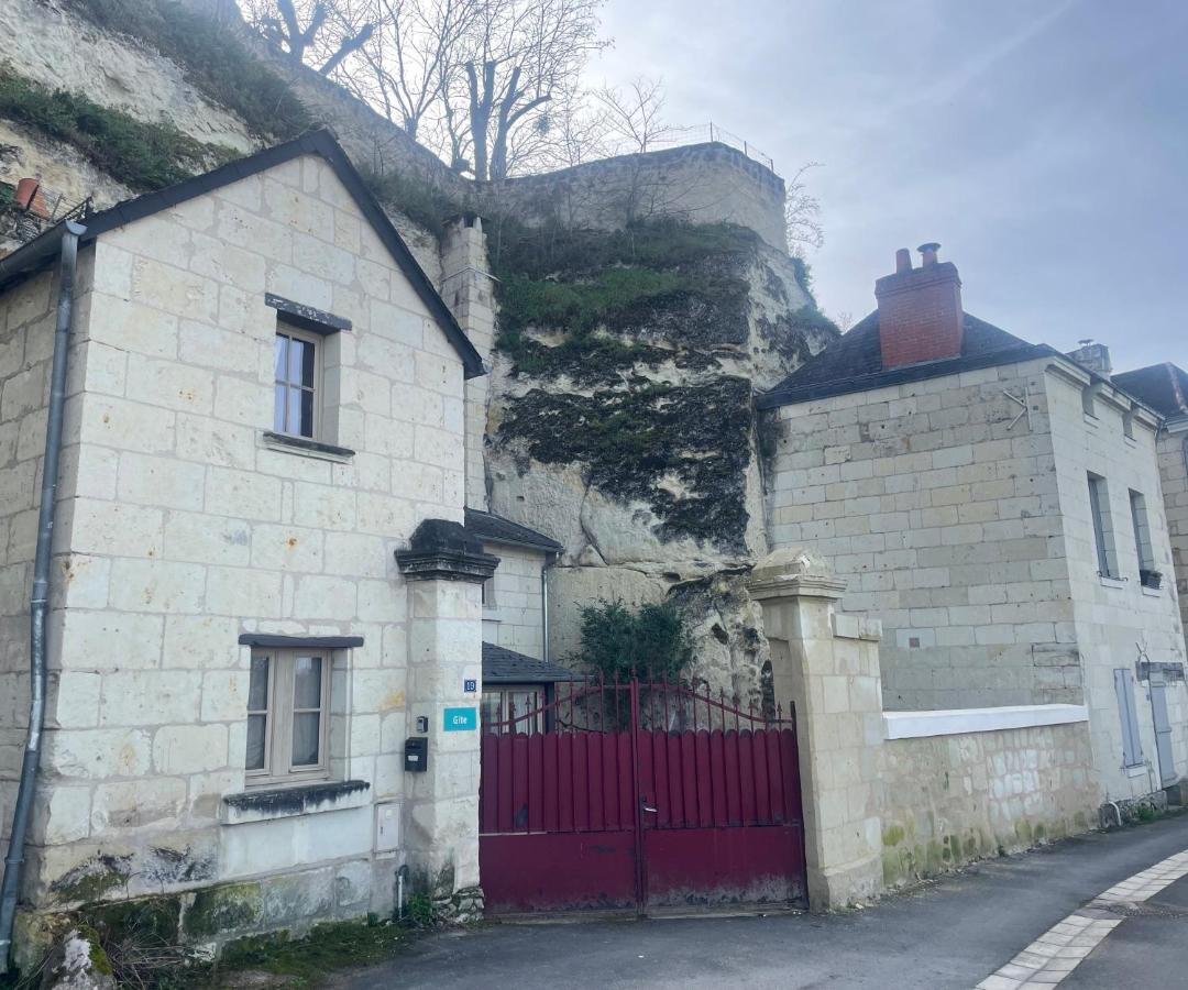 L'Escale Troglo Au Bord De La Loire Villa Souzay-Champigny Exterior photo