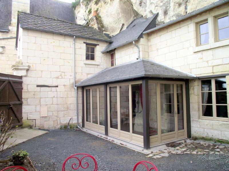 L'Escale Troglo Au Bord De La Loire Villa Souzay-Champigny Exterior photo